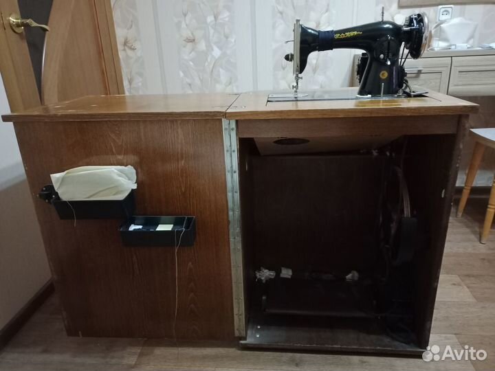 Швейная машинка Подольск с электроприводом