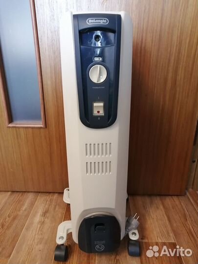 Масляный радиатор DeLonghi GS770510M