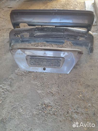 Бампера мерседес С180. 96года