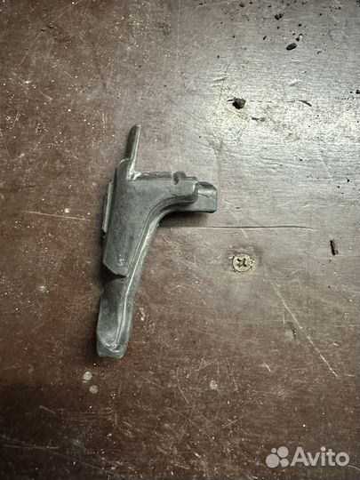 Уплотнитель стекла левый Scania 6 2397926