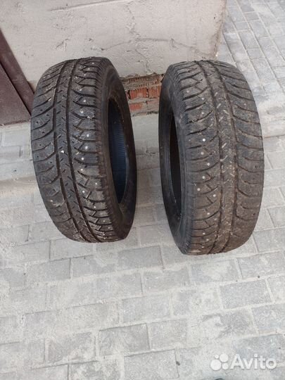 Bridgestone Ice Cruiser 7000S 215/65 R16 98T