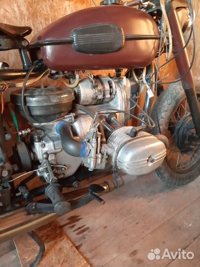 Мотоцикл Урал 1992г имз-8.103-10