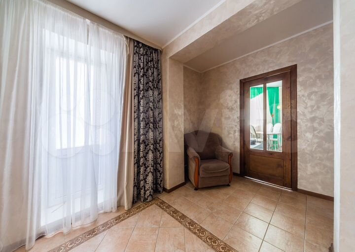 1-к. квартира, 54 м², 2/9 эт.