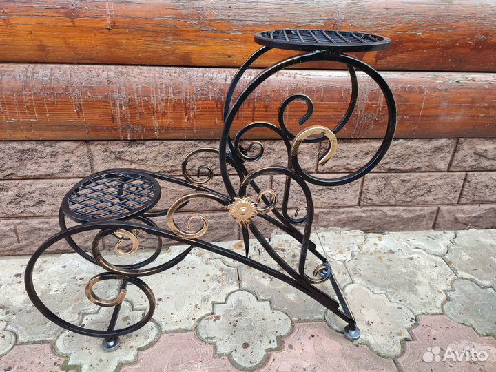 Подставка для цветов напольная металлическая