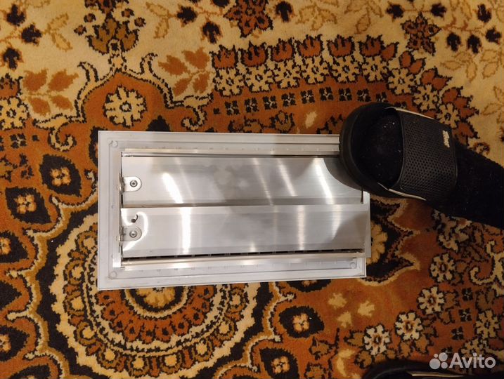 Вентиляционная решётка с поворотной шторкой