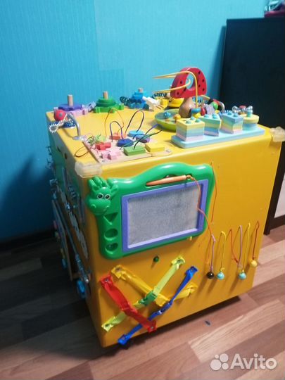 Детский бизиборд