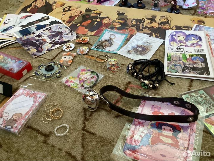 Лот аниме атрибутики огромный