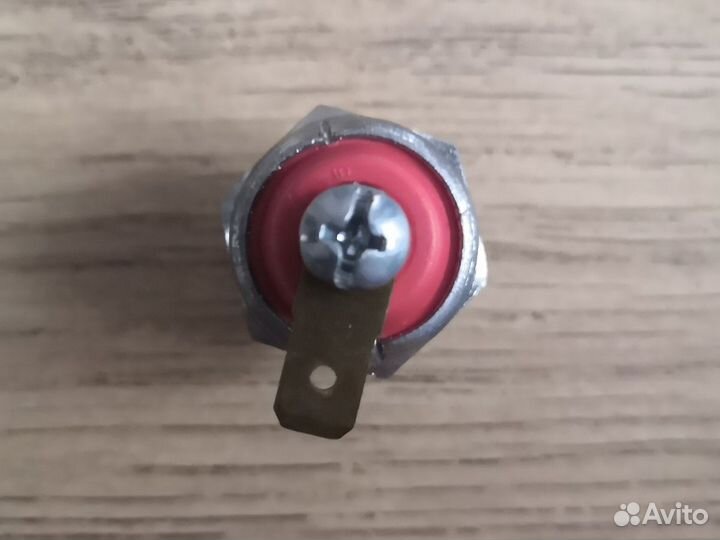 Датчик давления масла Mitsubishi Galant