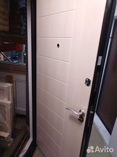Дверь Входная