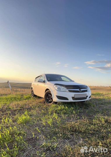 Opel Astra 1.6 МТ, 2012, 140 000 км