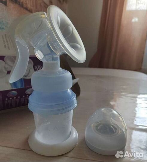 Молокоотсос ручной avent с стаканами для хранения