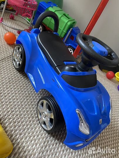 Машинка толкатор ferrari