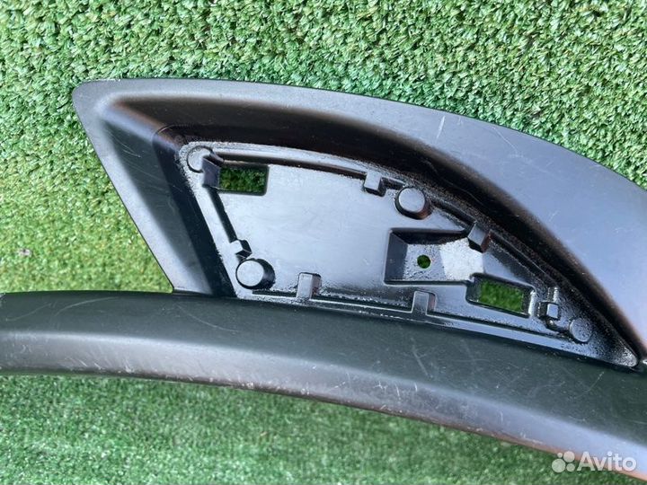 Накладка на бампер задняя правая Lexus Rx350