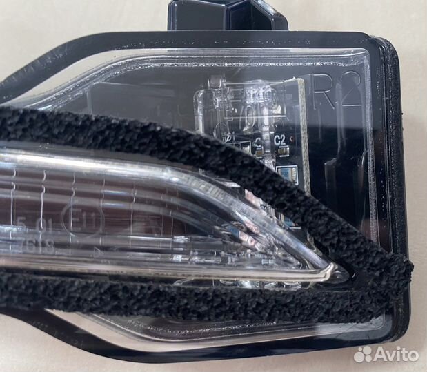 Повторитель поворота на зеркало Subaru