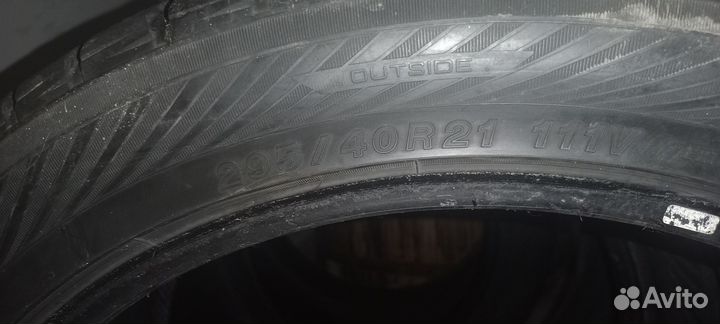 Yokohama F600 295/40 R21