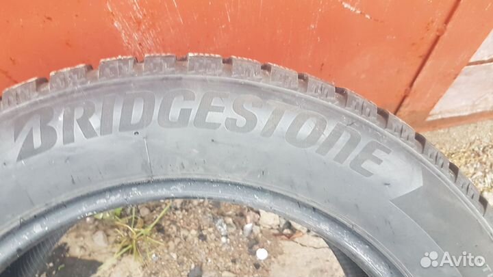 Bridgestone Ice Cruiser 7000S 235/55 R17 99T