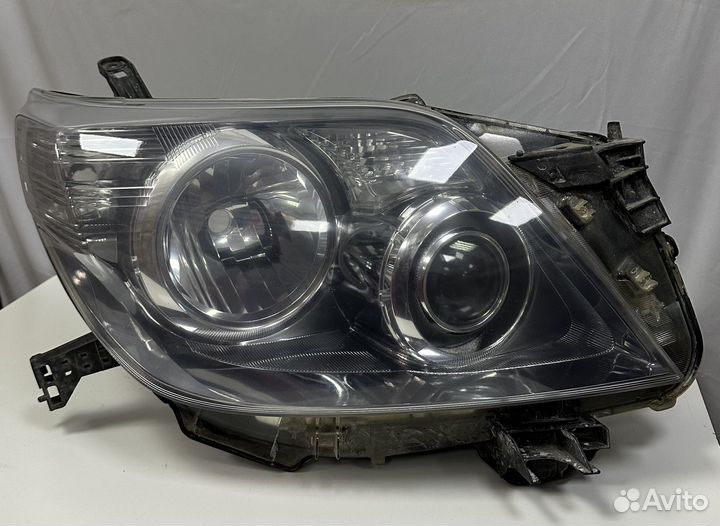 Фара на toyota land cruiser prado 150 2012г