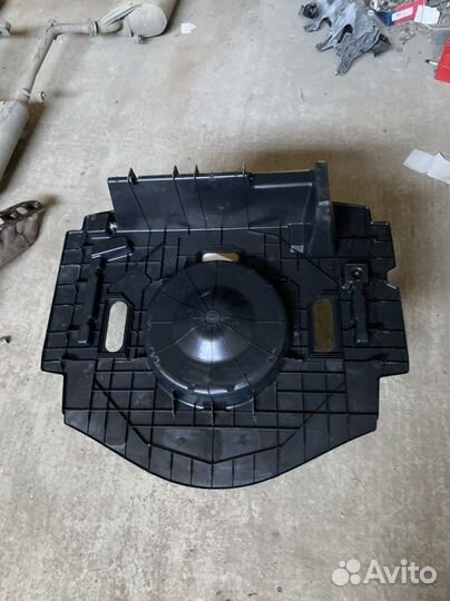 Пол багажникаToyota Crown GRS 180 182 184 186