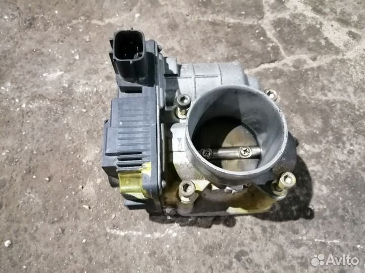 Дросельная заслонка Ниссан Примера П12 1.8