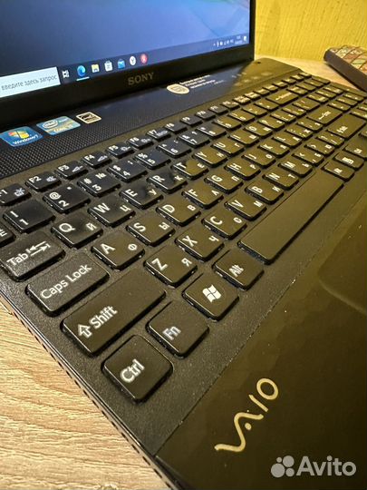 Стильный Sony Vaio 15 Core i3/8/320/1gb/15.6