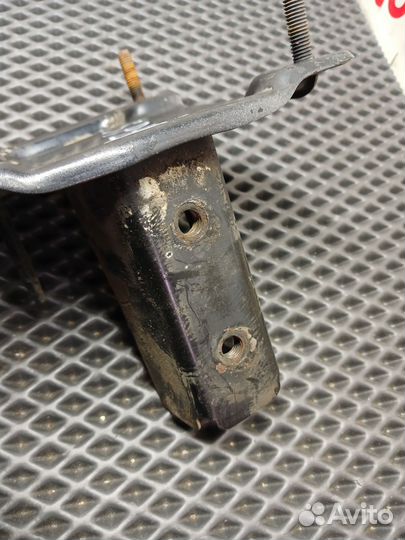 Кронштейн усилителя переднего бампера Kia Spectra