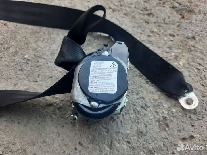 VW Golf 5 - ремень безопасности передний правый