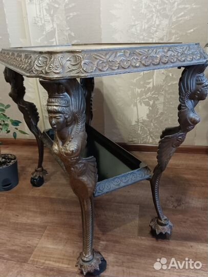 Журнальный столик, тумба под телевизор