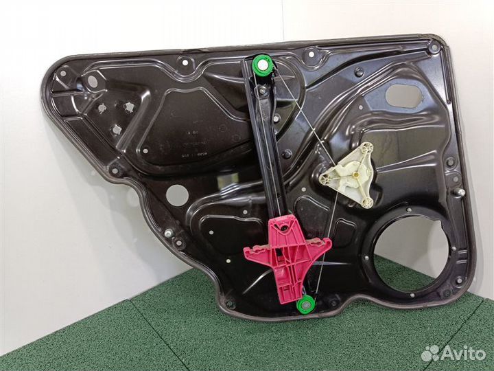 Стеклоподъемник задний правый Vw Passat B7 2011