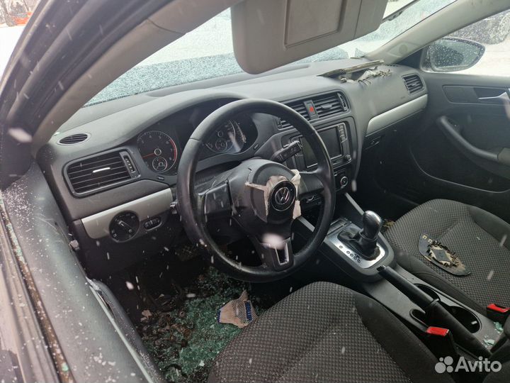 В разборе Volkswagen Jetta 6