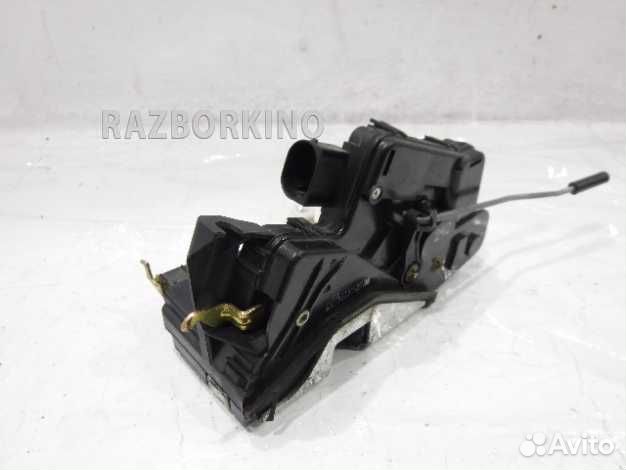 Замок двери передней правой