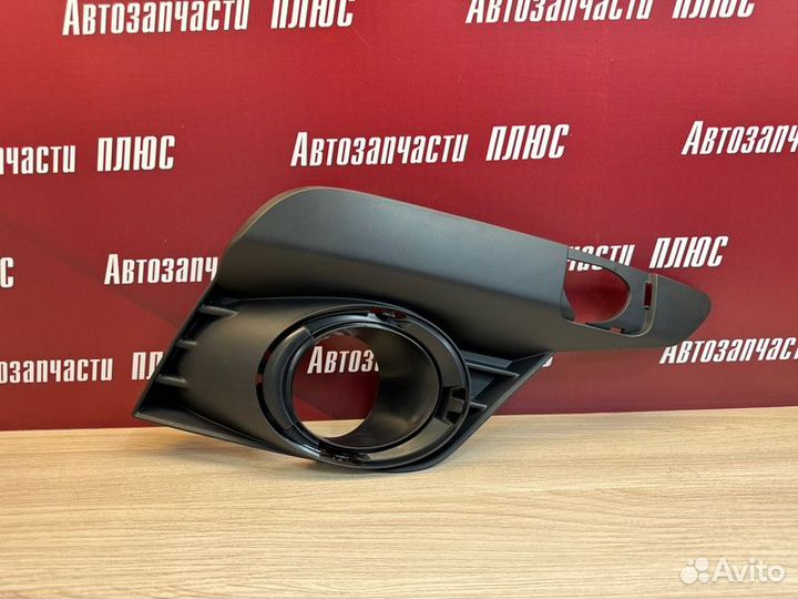 Накладка птф передняя правая Renault Logan 2