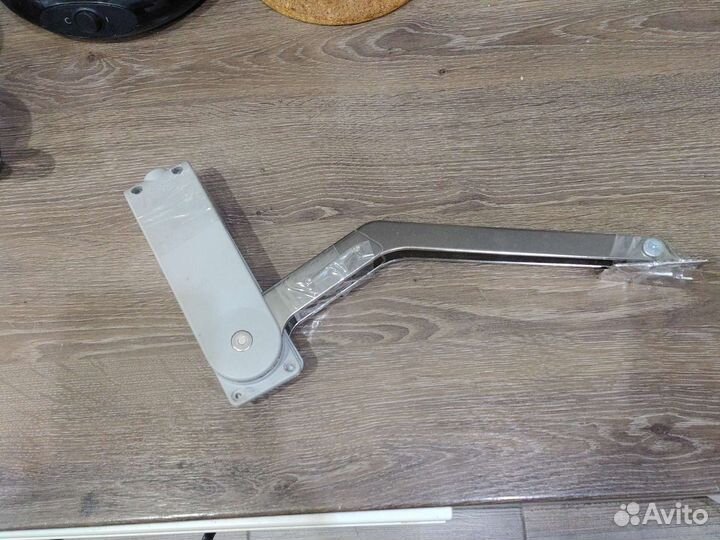 Петли для дверей