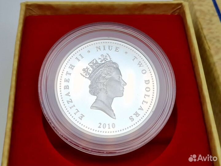 2 д Ниуэ 2010 г Советский транспорт - Автобус 31.1