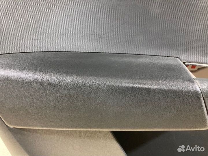 Обшивка боковой двери передняя левая Skoda Rapid