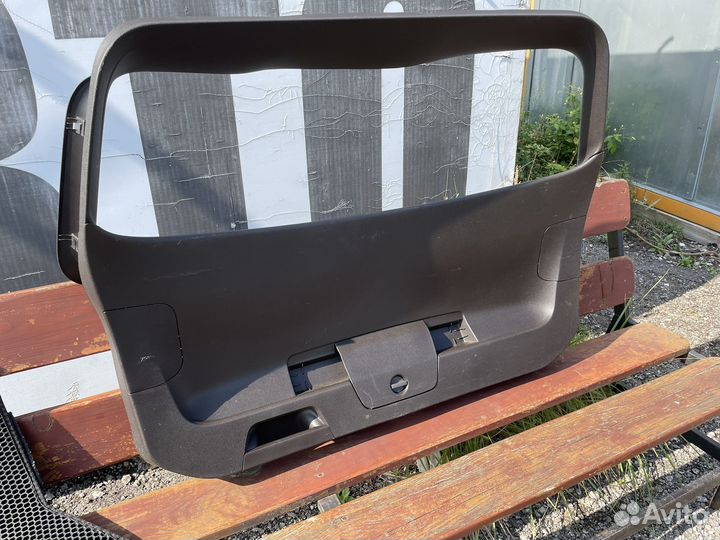 Обшивка крышки багажника volkswagen passat B-8