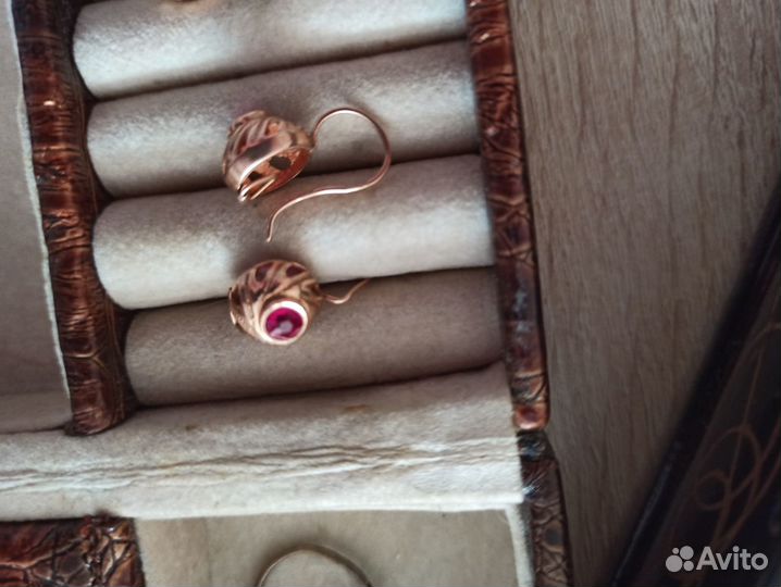 Золотые серьги 583 пробы