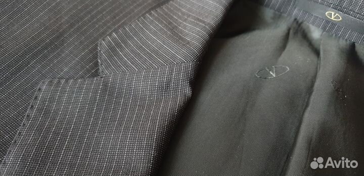 Пиджаки Valentino, Armani оригинал