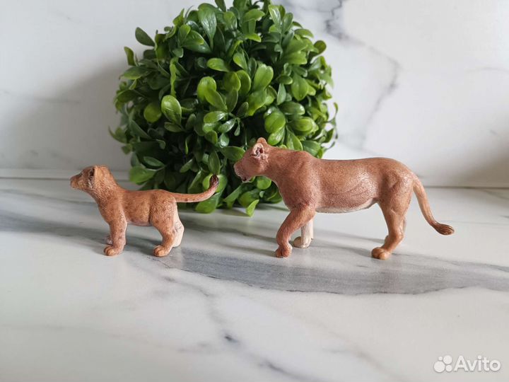 Фигурки Schleich семья львов