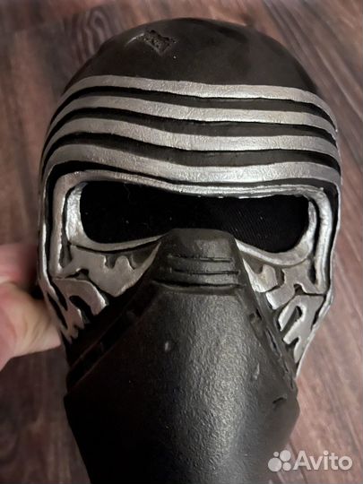 Шлем Кайло Рейн