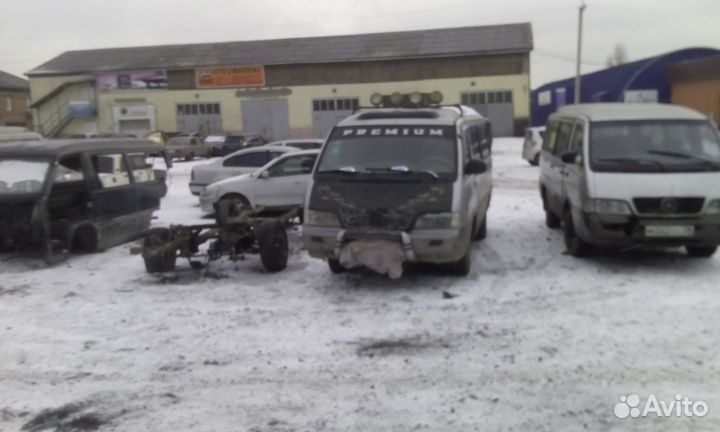 Истана по запчастям (SsangYong Istana)