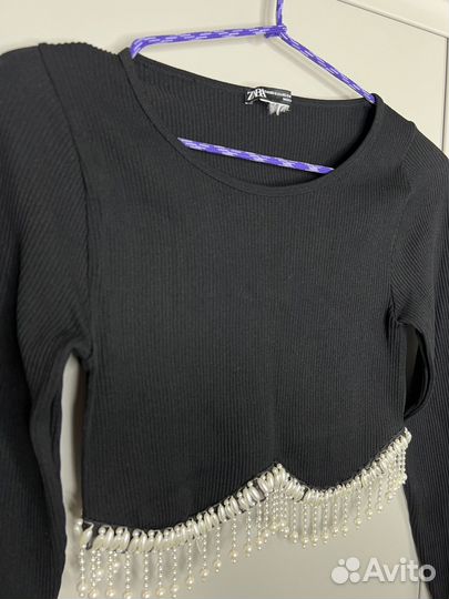 Укороченный лонгслив Zara с жемчугом