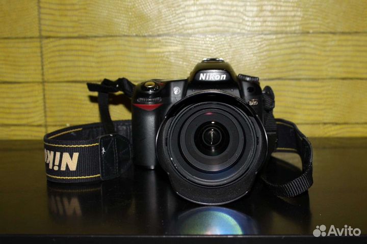 Зеркальный фотоаппарат Nikon D3000