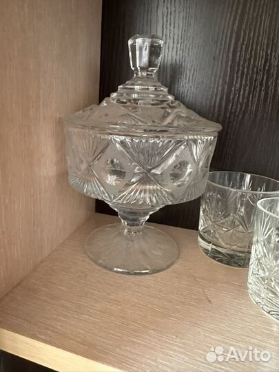 Хрустальная конфетница с крышкой