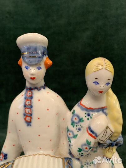 Фарфоровая статуэтка времен СССР Посиделки Киев
