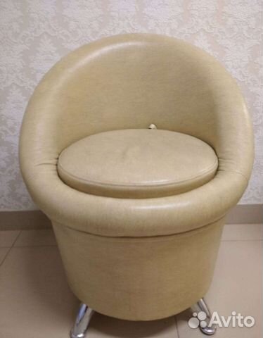 Пуфик со спинкой, мягкие кресла