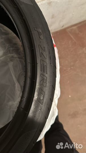 Pirelli P Zero 255/35 R20