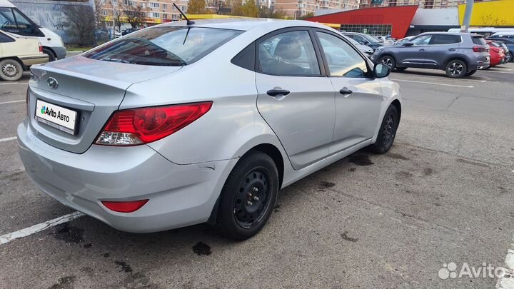 Hyundai Solaris 1.4 AT, 2013, 196 000 км