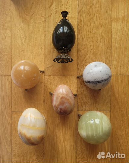 Шары и яйца из натурального камня
