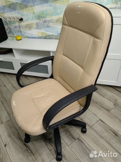 Компьютерное кресло