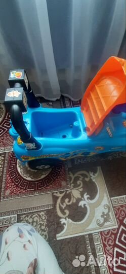 Машинка каталка толокар